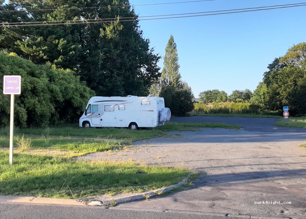 (33820) Saint-Ciers-sur-Gironde - 4 Avenue Charles de Gaulle — foto 2