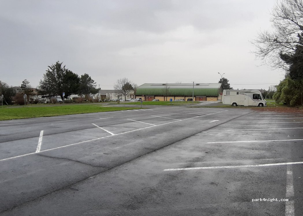 (33820) Saint-Ciers-sur-Gironde - 4 Avenue Charles de Gaulle — foto 4