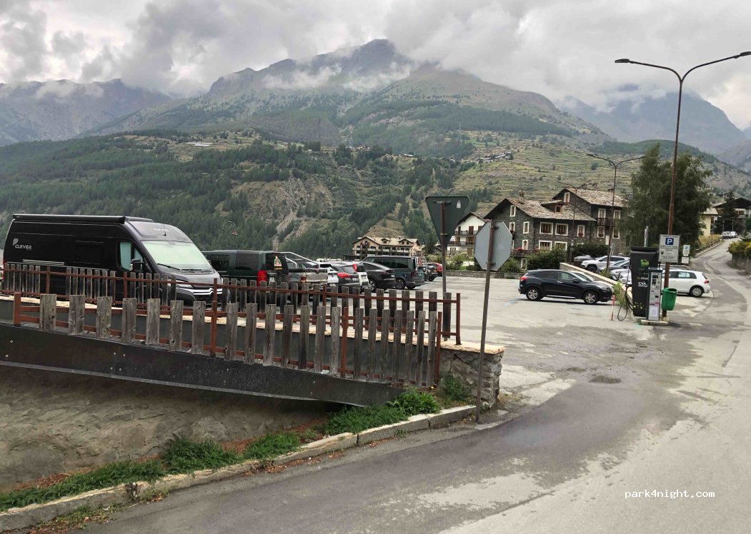 (11012) Cogne - 34 Rue Grand Paradis — foto 2