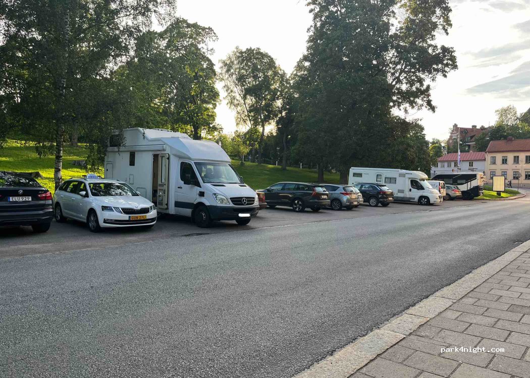 (753 09) Uppsala - 8 Nedre Slottsgatan — foto 2