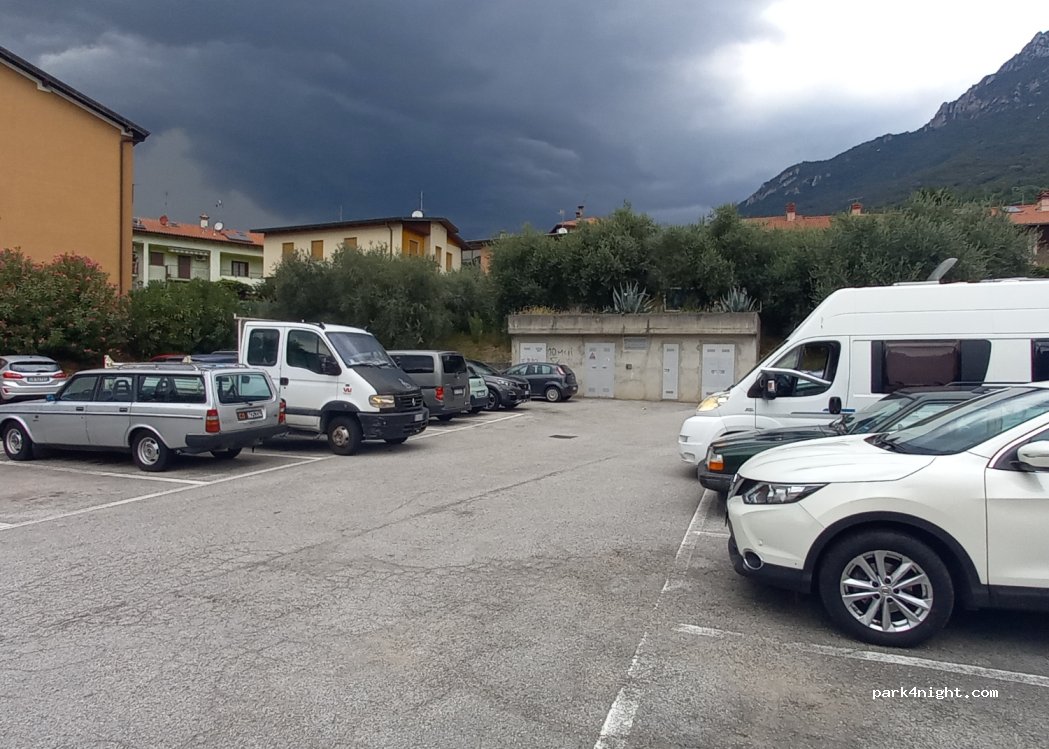 (23821) Abbadia Lariana - 13 Via San Martino — foto