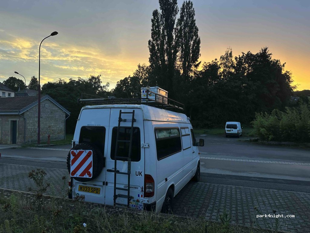 (6910) Betzdorf - 2 Rue de la Gare — foto