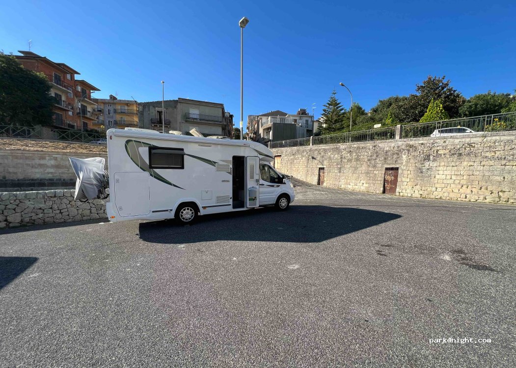 (96010) Palazzolo Acreide - 4 Via Madonna delle Grazie — foto