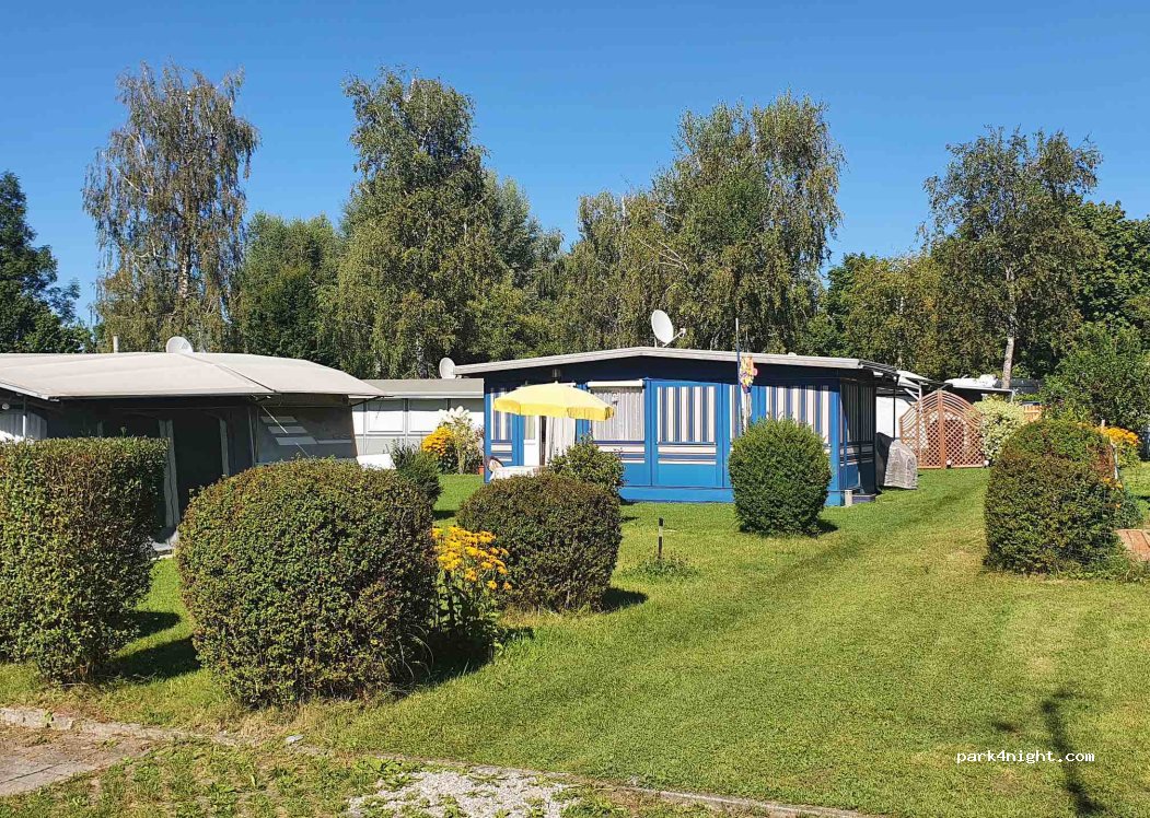 Strandcafe Leimüller am Wallersee — foto