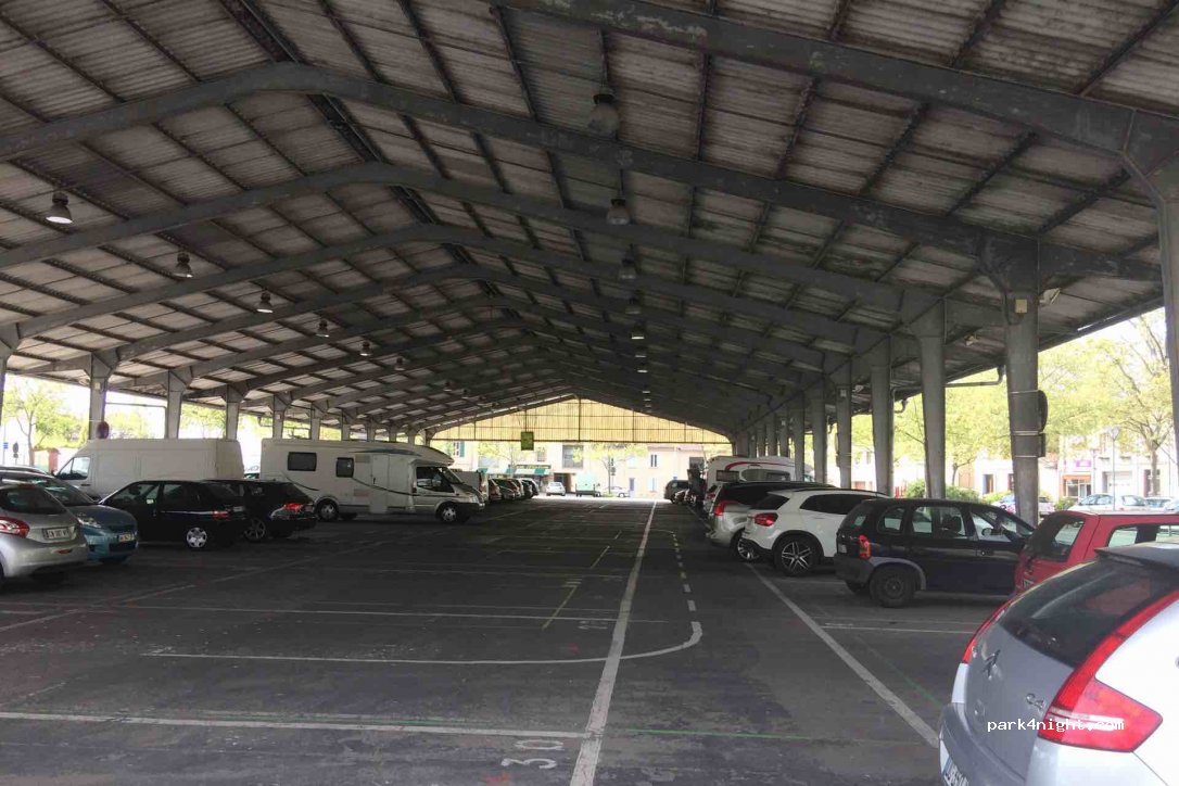 (81000) Albi - 31 Place Foirail Castelviel — foto