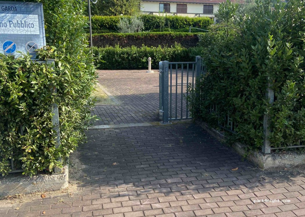 (37016) Garda - 14 Via Vittorio Monese — foto