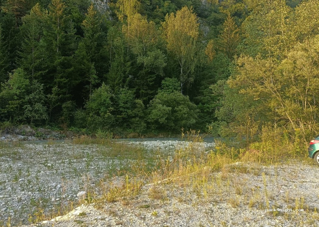 (4282) Gozd Martuljek - 8 Naselje na bregu — foto