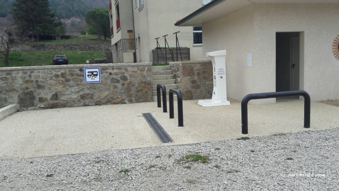 (07790) Saint-Alban-d'Ay - Fontaine Bénite — foto