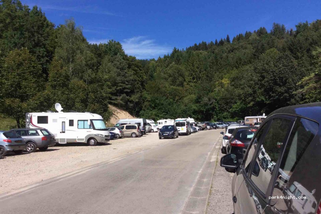Camper Parking Maisod — foto