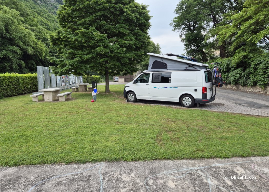 (37020) Ceraino - 321 Strada Statale 12 — foto 2
