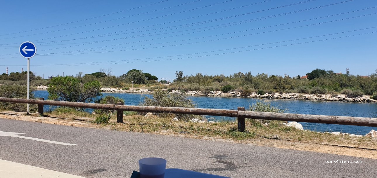 (13270) Fos-sur-Mer - Route des Plages — foto 2
