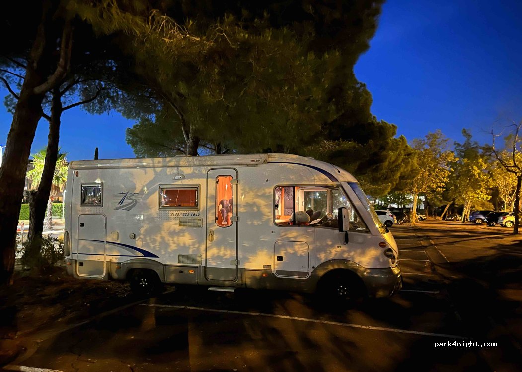 (34300) Agde - Av. des Sergents — foto