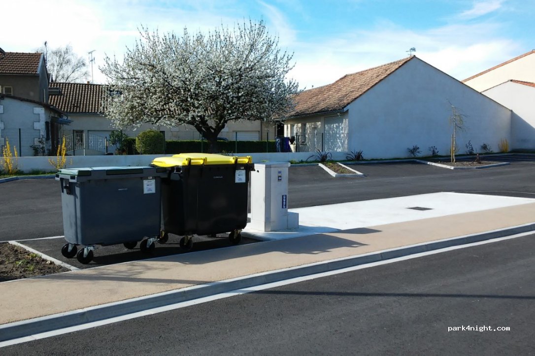 (16300) Barbezieux-Saint-Hilaire - 8 Avenue Aristide Briand — foto 2