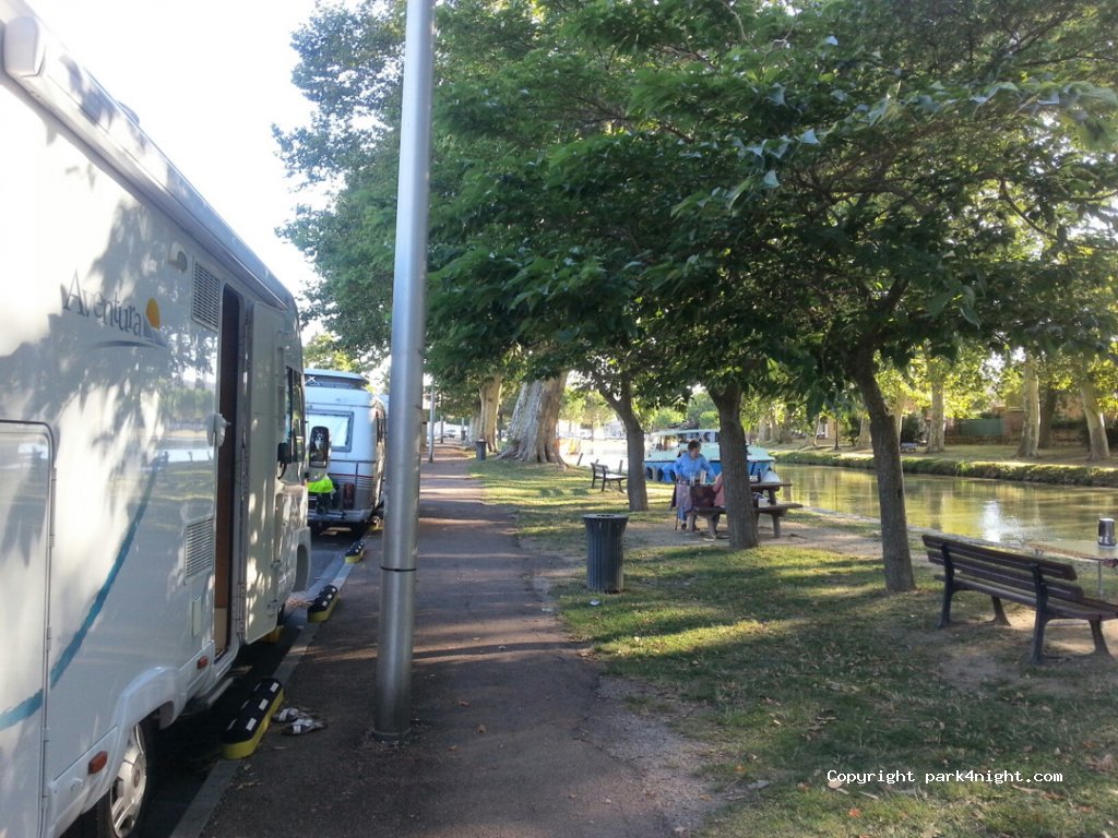 (11400) Castelnaudary - 12-14 Avenue Maréchal Leclerc — foto