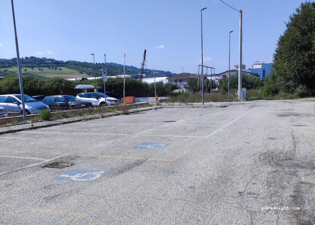 (64018) Tortoreto Lido - 165 Strada Statale 16 Adriatica — foto 2