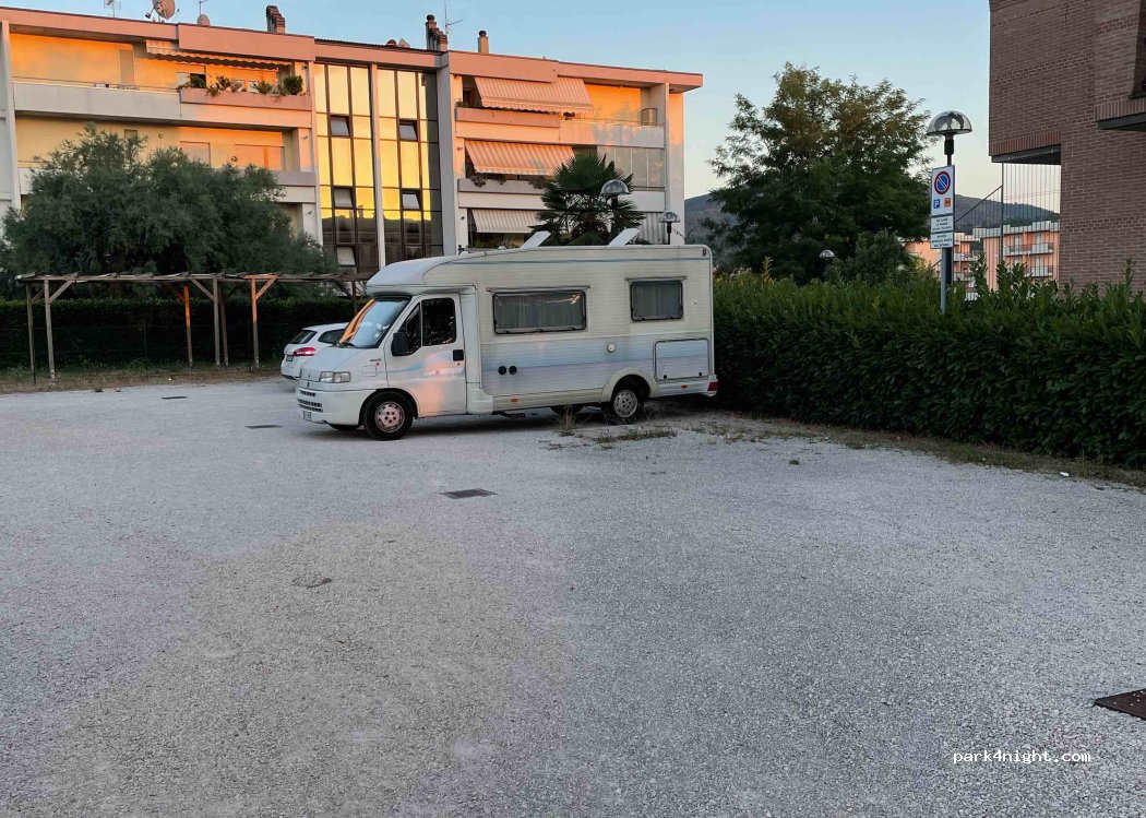 (06019) Umbertide - 4C Viale Aldo Moro — foto 2