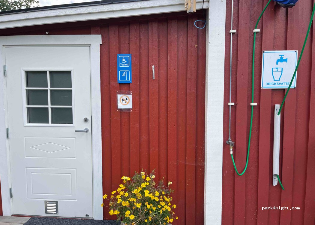 (872 64)  - 9 Lervägen — foto