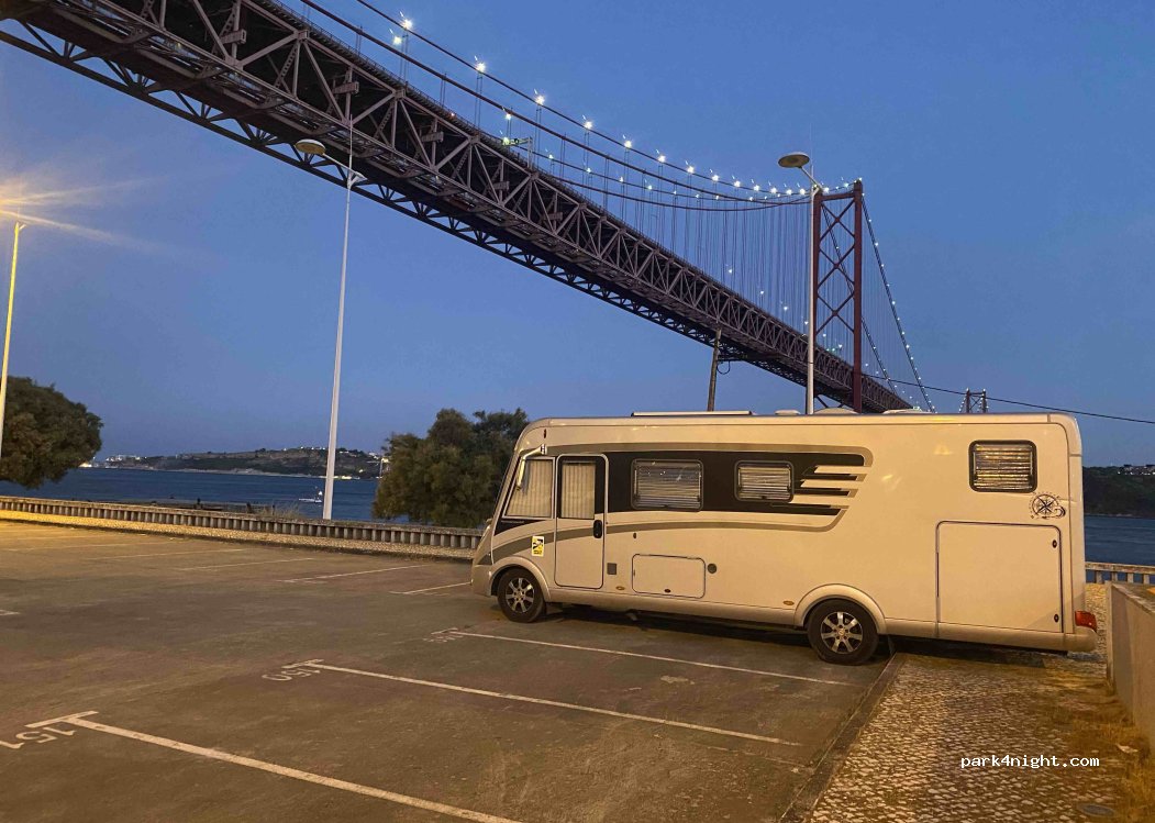 (1300) Lisbon - Unnamed Road — foto 5