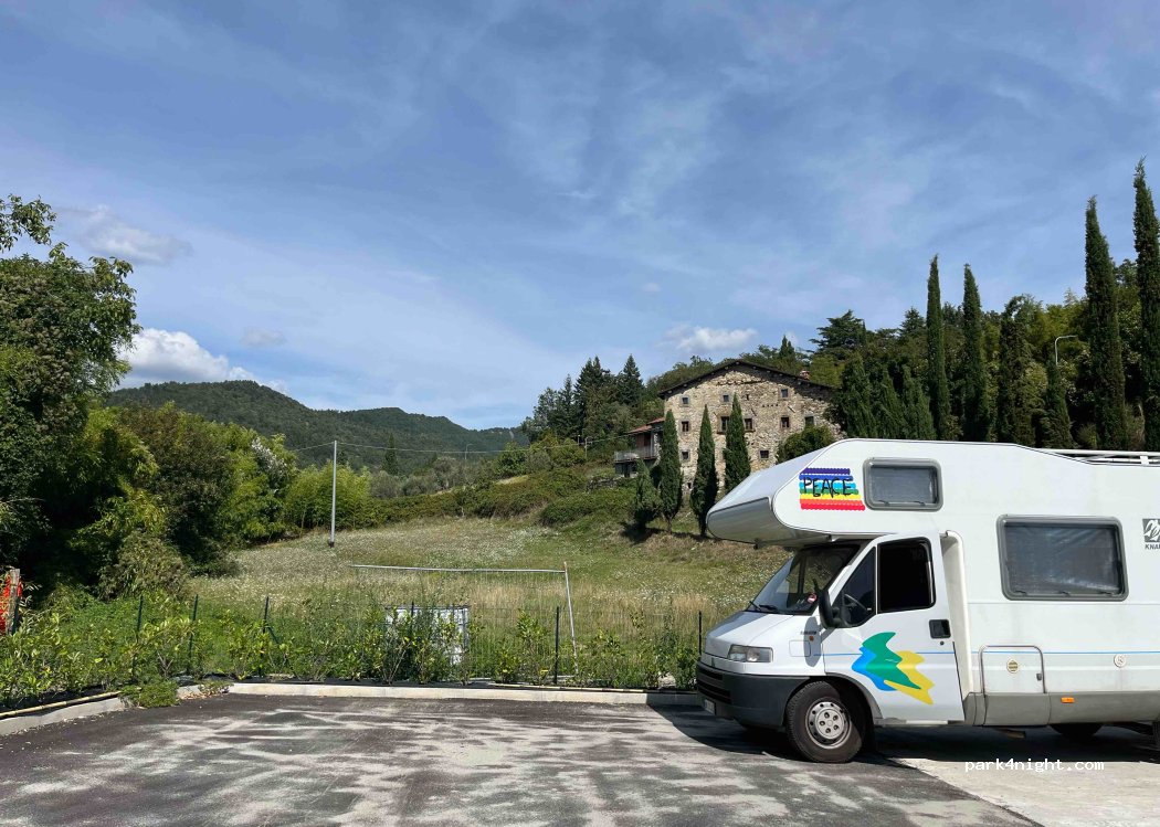 Area di sosta camper a Fivizzano — foto 3