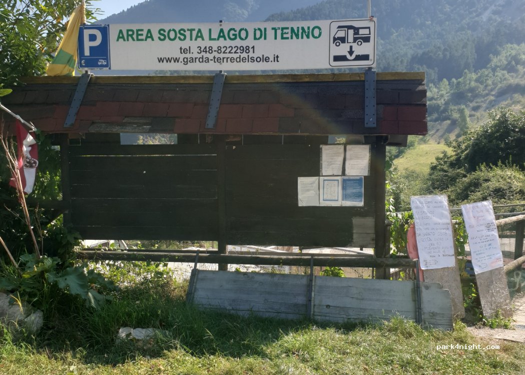 Area di sosta Lago di Tenno — foto