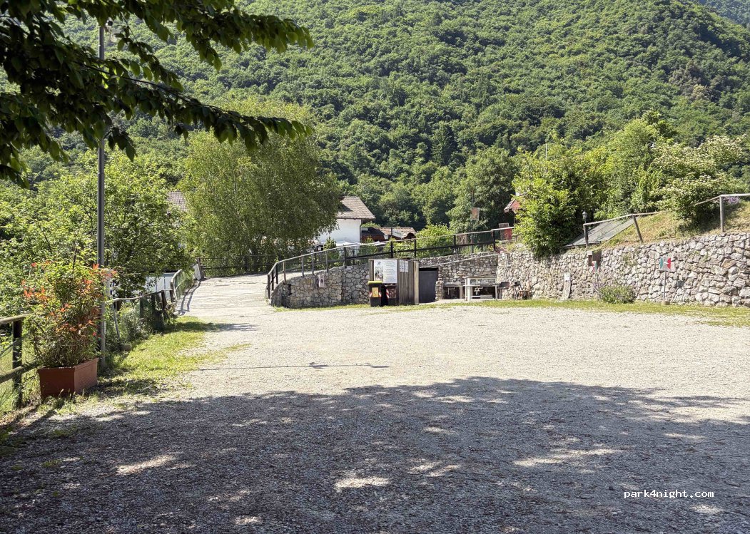 Area di sosta Lago di Tenno — foto 3