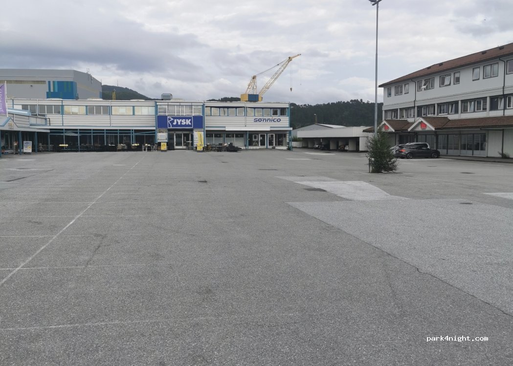 (6900) Florø - 7 Leirvåggata — foto