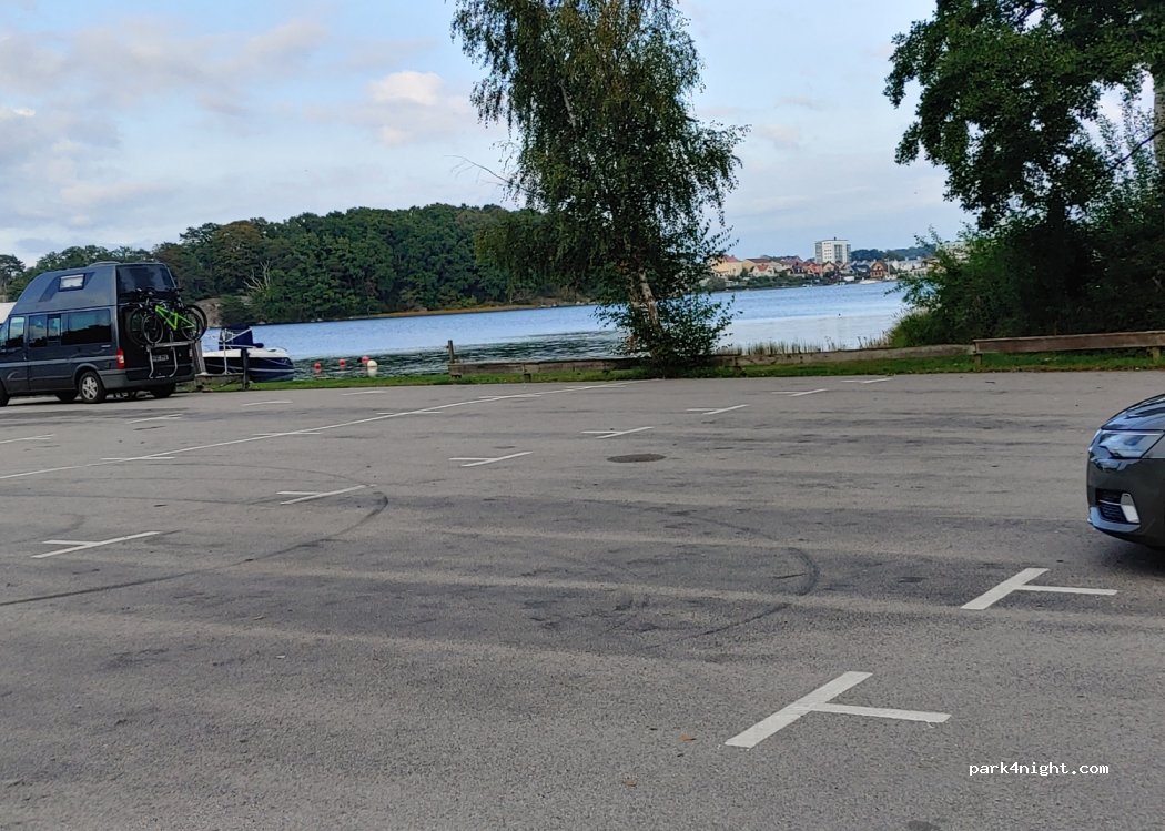 (371 37) Karlskrona - 1 Brändaholmsvägen — foto 2