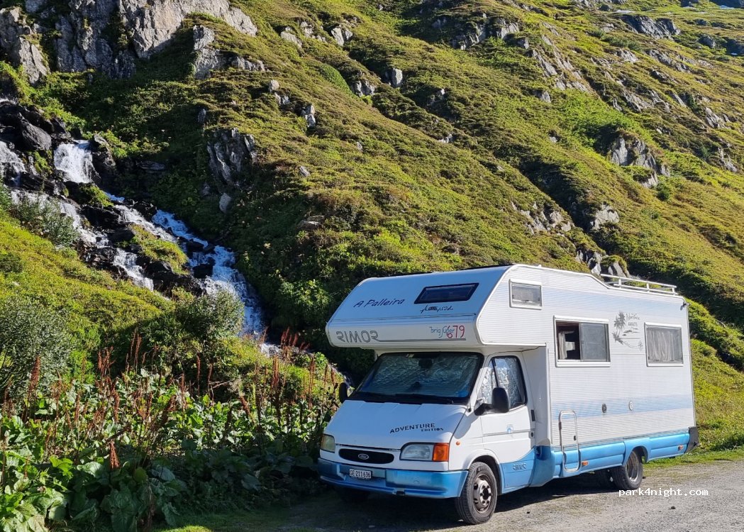 Stellplatz Oberalppass — foto