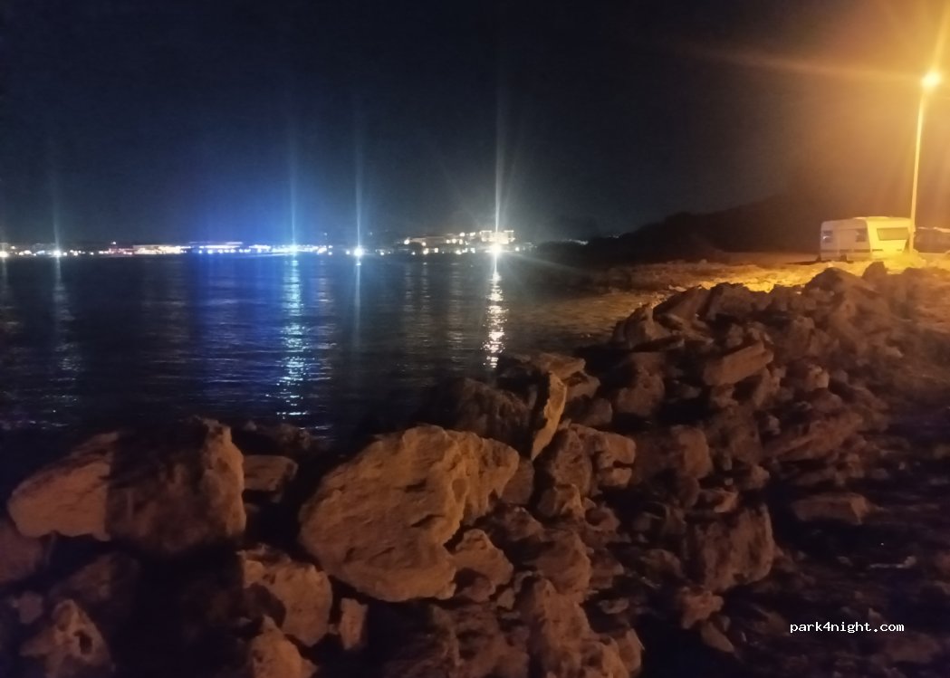 (271 00) Λιμανάκι - — foto