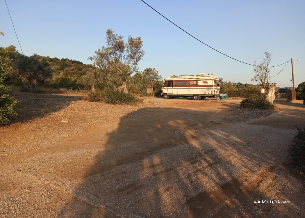 (213 00) Ermionida - Unnamed Road — foto