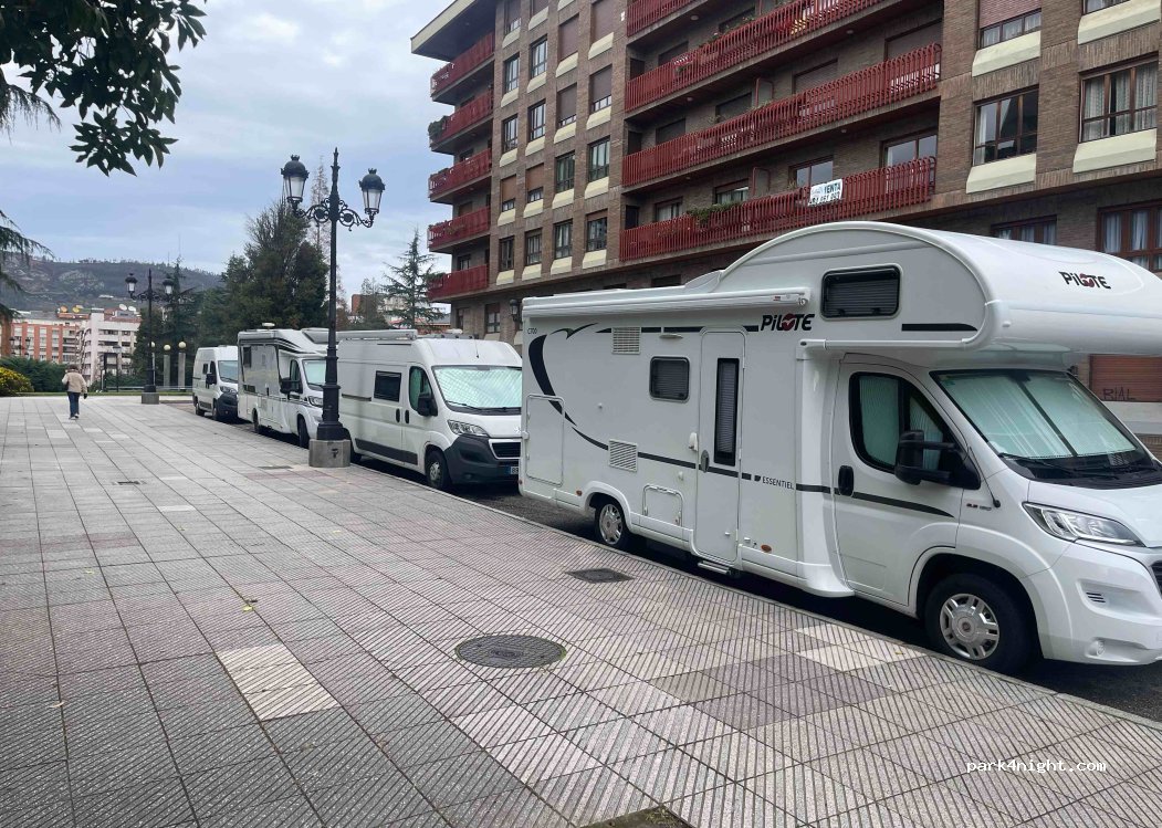 (33005) Oviedo - 1 Calle Aniceto Sela — foto 2