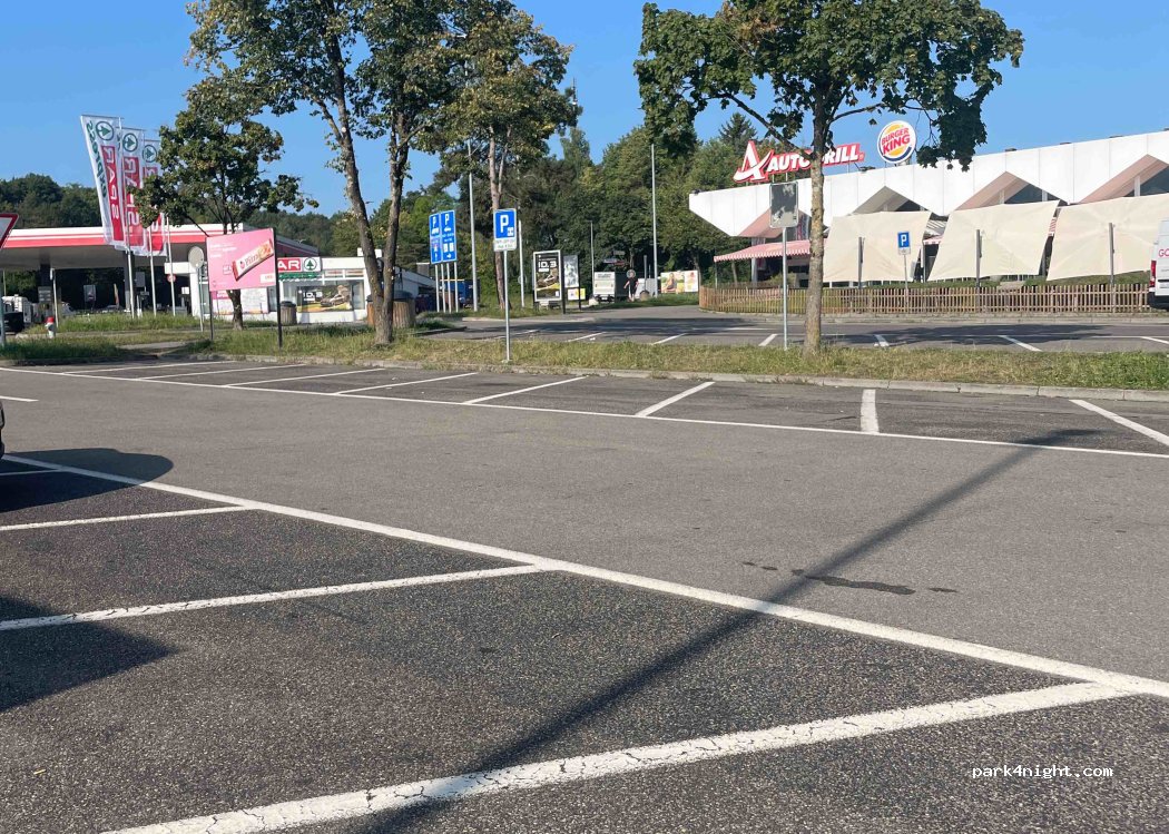 (8472) Seuzach - Sportplatzstrasse — foto