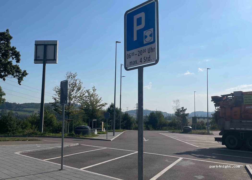 (8472) Seuzach - Sportplatzstrasse — foto 2