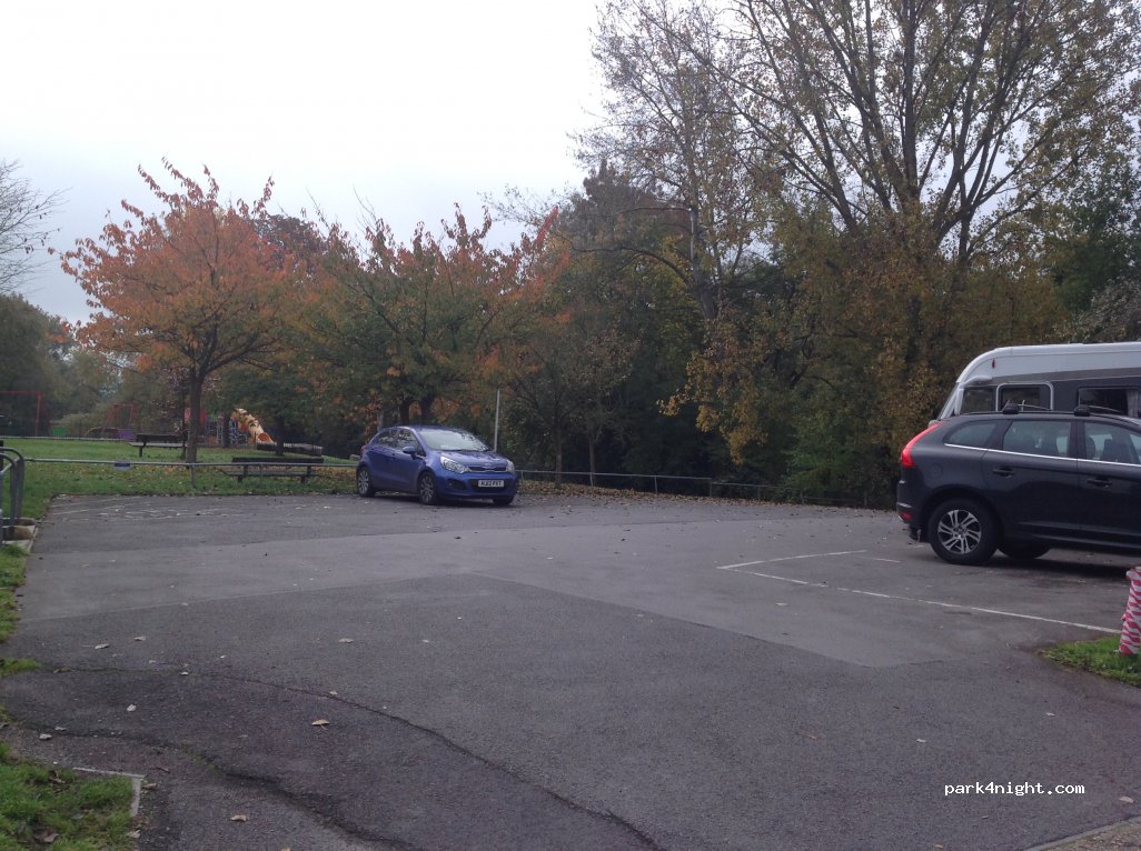 (SP2 9NW) Salisbury - 138 Lower Road — foto
