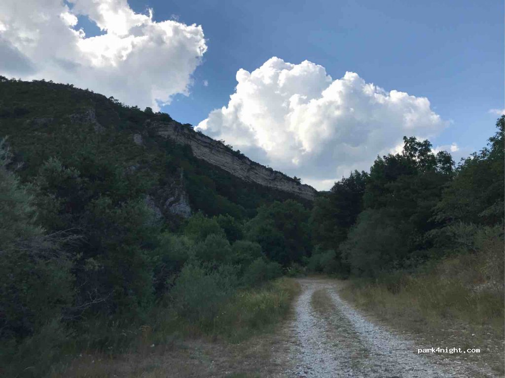 (05140) Saint-Julien-en-Beauchêne - D510 — foto 2