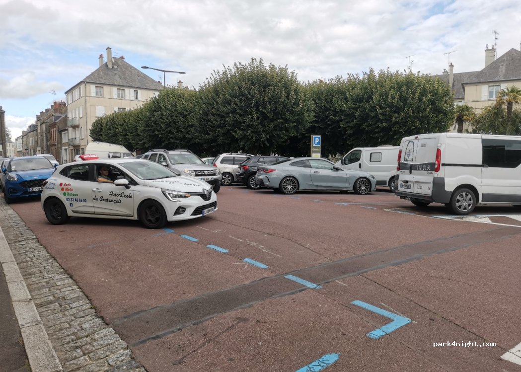 (50200) Coutances - 15 Rue Gambetta — foto