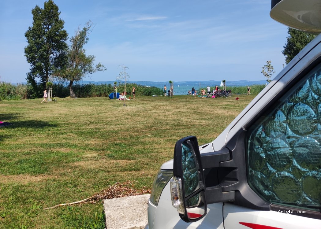 (8624) Balatonszárszó - 4 Vízpart utca — foto