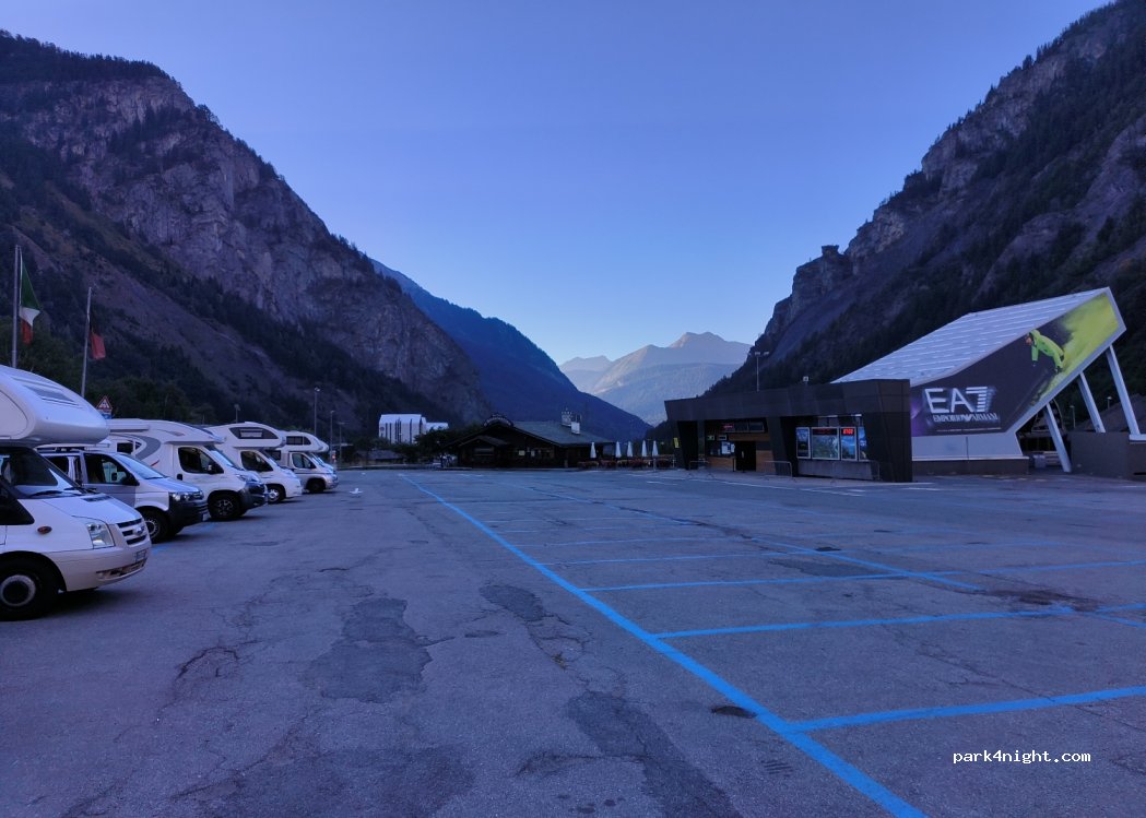 (11013) Entreves - 39 Piazzale Funivie Val Veny — foto