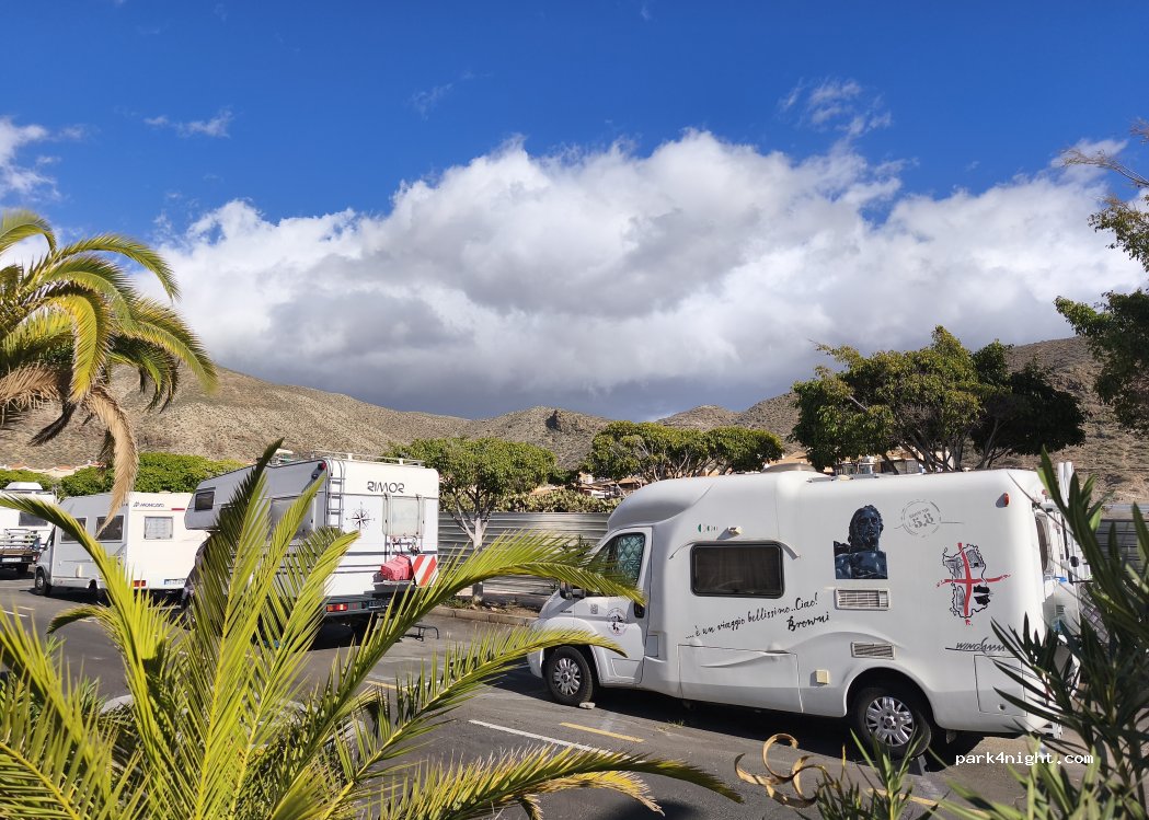 (38650) Los Cristianos - 43 Avenida Juan Carlos I — foto 3