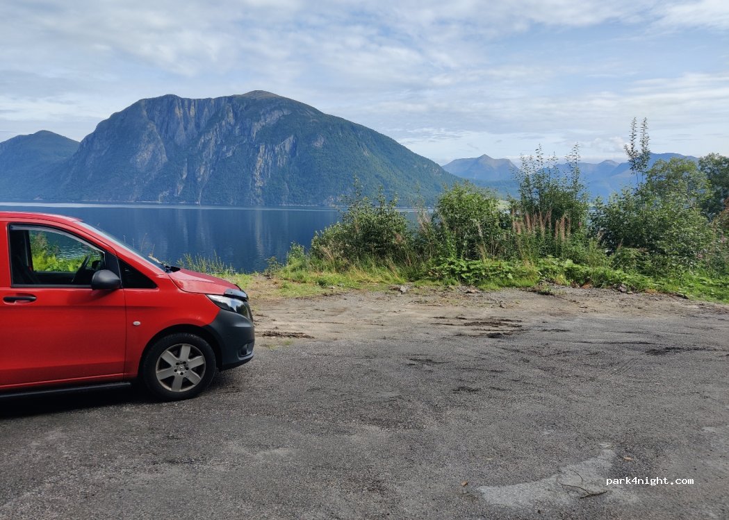 (6386) Måndalen - Unnamed Road — foto