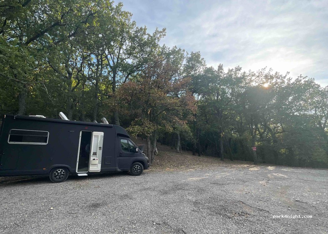 (13410) Lambesc - Unnamed Road — foto