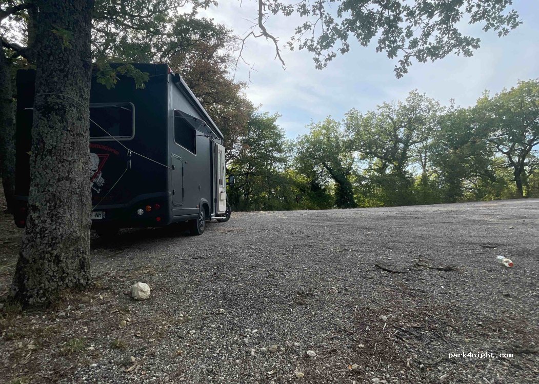 (13410) Lambesc - Unnamed Road — foto 2