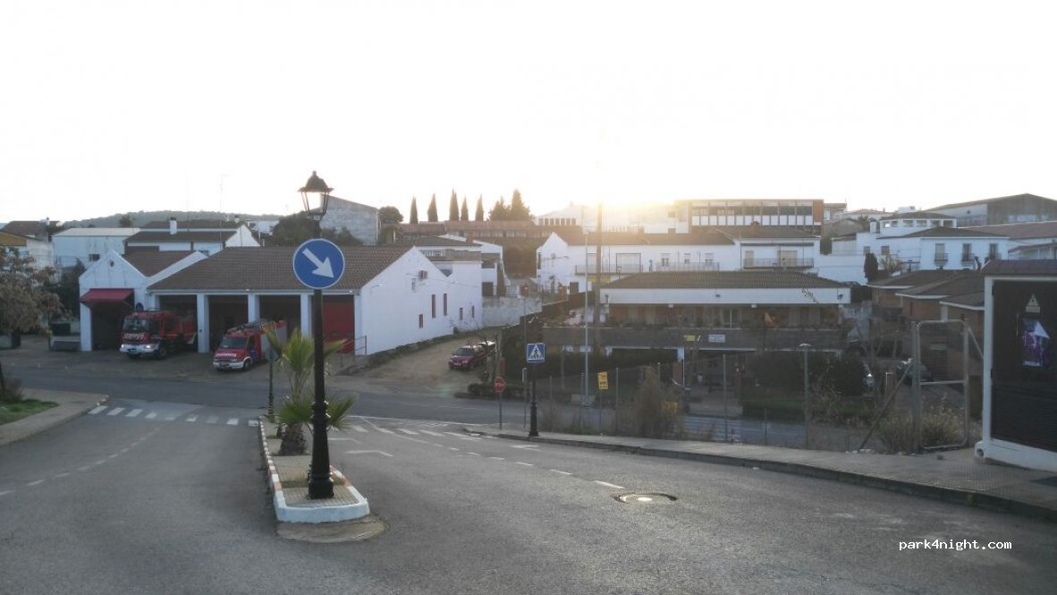 (06380) Jerez de los Caballeros - 100 Calle José de Echegaray — foto 3