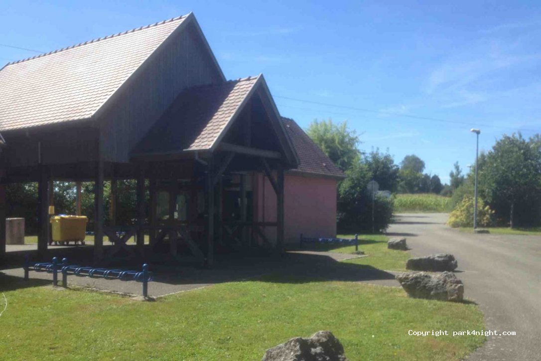 Aire de camping-cars La Porte D'Alsace | Chavannes-sur-l'Étang — foto 3