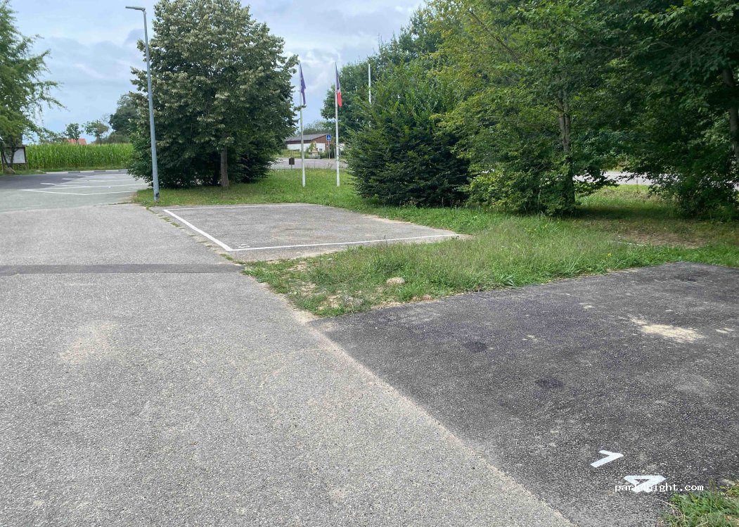 Aire de camping-cars La Porte D'Alsace | Chavannes-sur-l'Étang — foto 4