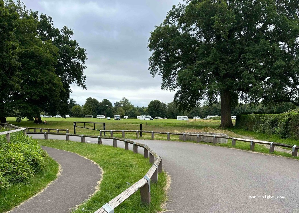 (GU12 4BP) Normandy - 59 Guildford Road — foto