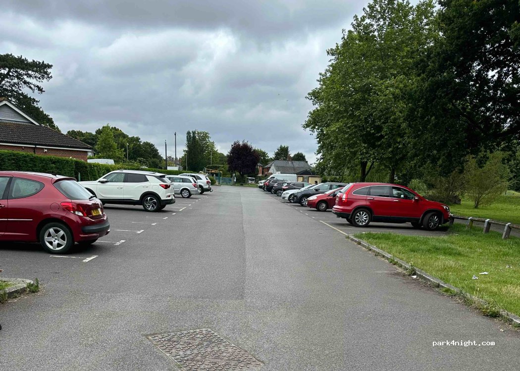 (GU12 4BP) Normandy - 59 Guildford Road — foto 3