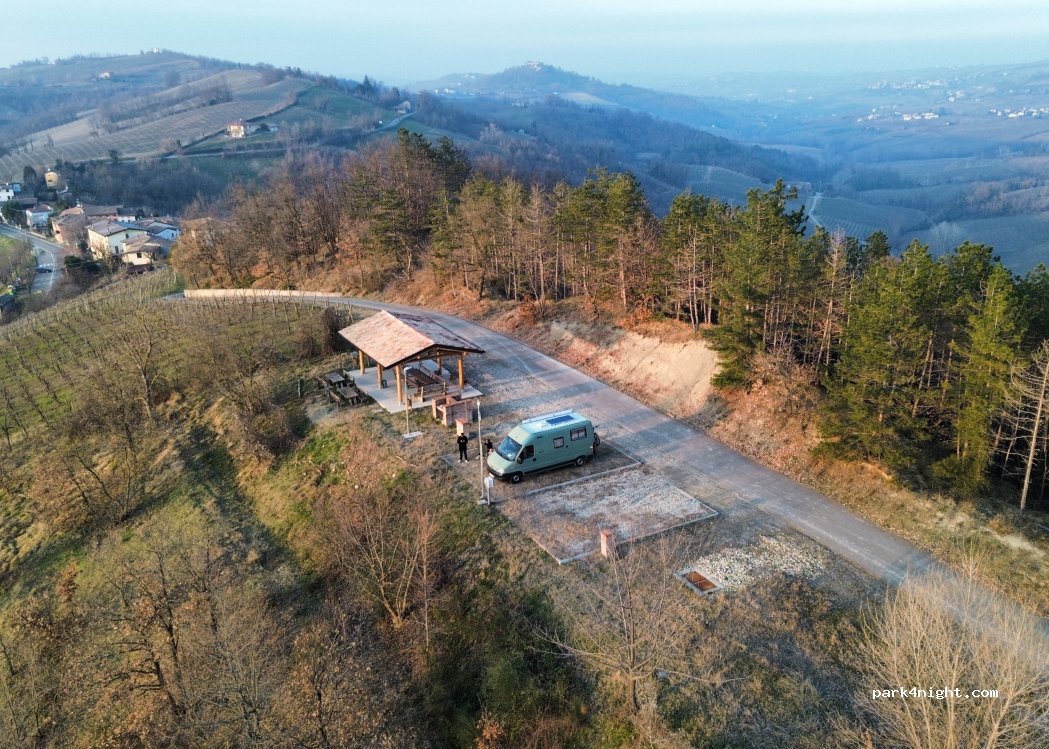 Area sosta Camper Canevino — foto 4