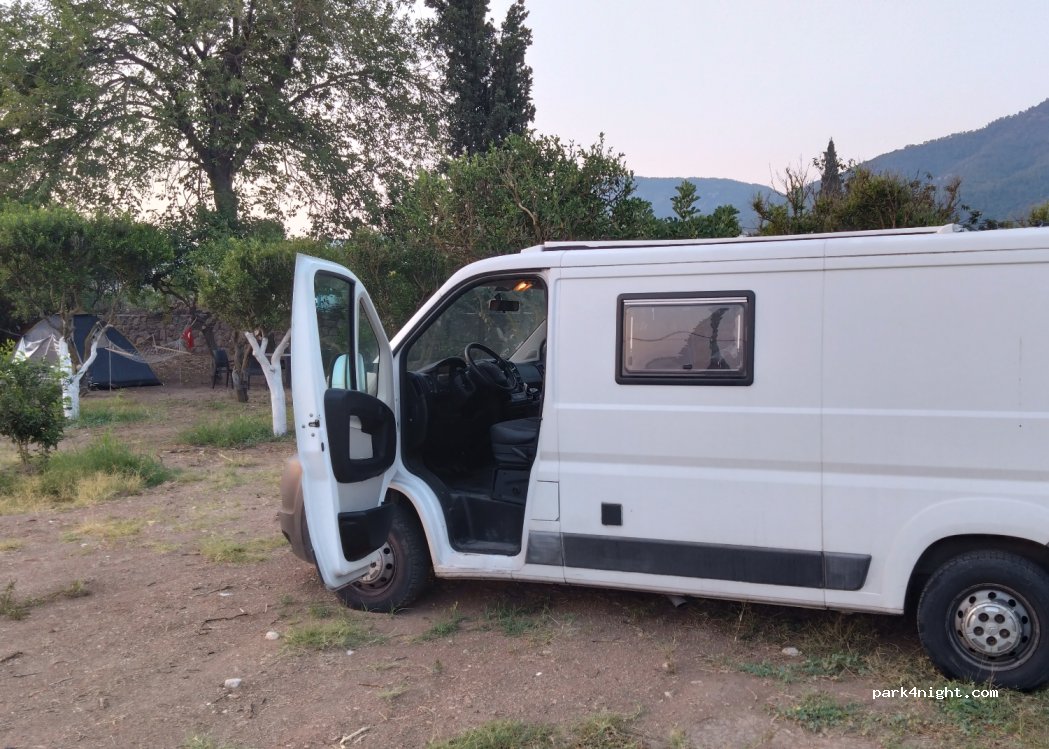 SEZER CARAVAN CAMPİNG — foto