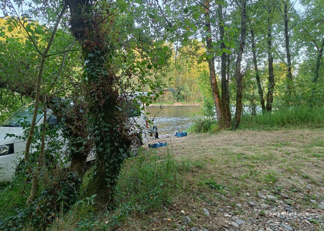 (46130) Tauriac - — foto
